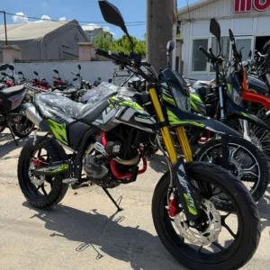 Motocicleta Viper 400